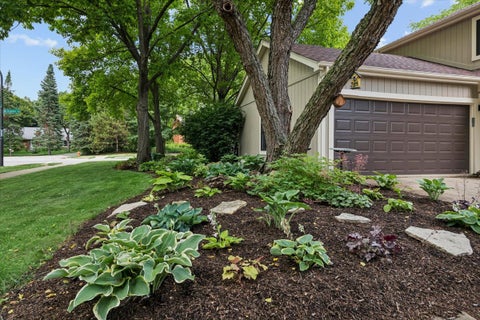 Tiny photo for 1040 N Charles Street, Naperville, IL 60563 (MLS # 12672987)
