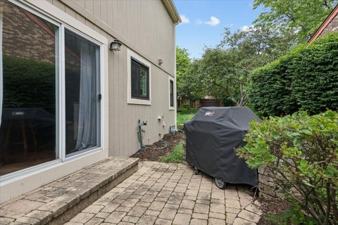 Tiny photo for 1040 N Charles Street, Naperville, IL 60563 (MLS # 12672987)
