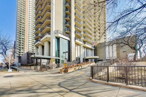 Tiny photo for 6007 N Sheridan Road #16F, Chicago, IL 60660 (MLS # 12587363)