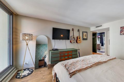 Tiny photo for 6007 N Sheridan Road #16F, Chicago, IL 60660 (MLS # 12587363)