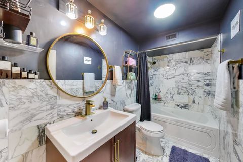 Tiny photo for 6007 N Sheridan Road #16F, Chicago, IL 60660 (MLS # 12587363)