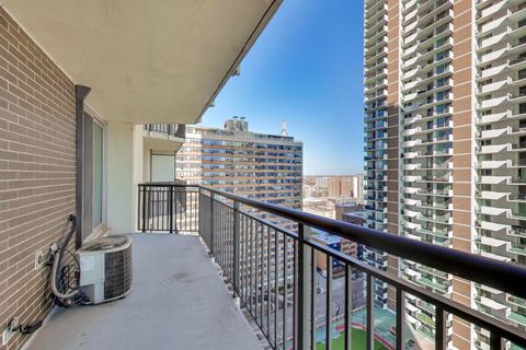 Tiny photo for 6007 N Sheridan Road #16F, Chicago, IL 60660 (MLS # 12587363)