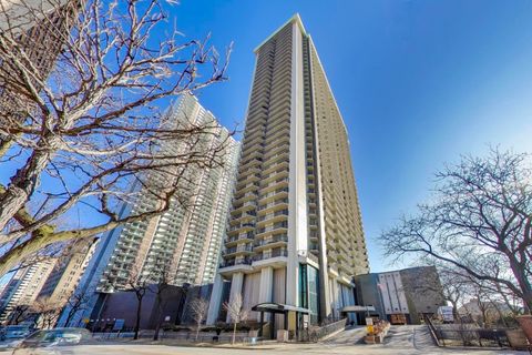 Photo of 6007 N Sheridan Road #16F, Chicago, IL 60660 (MLS # 12587363)