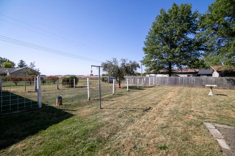 Tiny photo for 126 E Cleveland Street, Cullom, IL 60929 (MLS # 12488323)