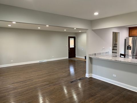 Tiny photo for 6701 W Forest View Lane, Niles, IL 60714 (MLS # 12545001)