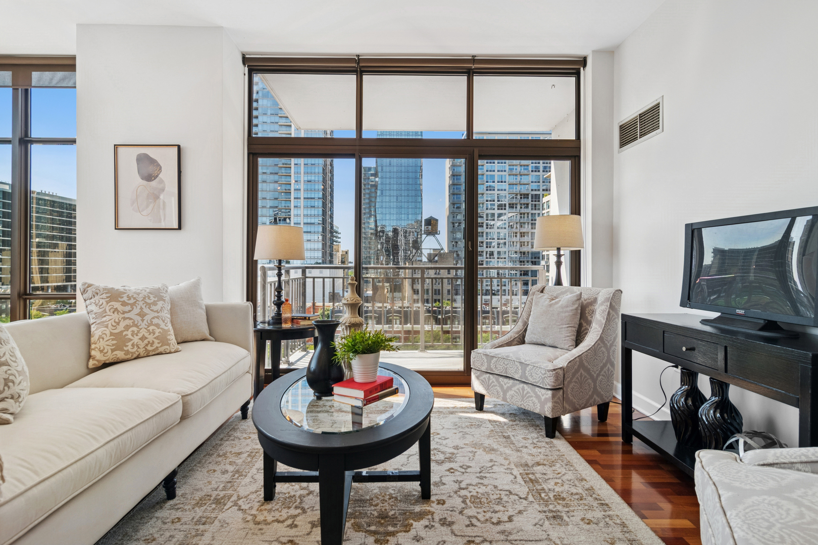 1322 S Prairie Avenue 801