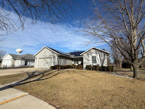 Photo of 1414 E Heather Drive, Mahomet, IL 61853 (MLS # 12546257)