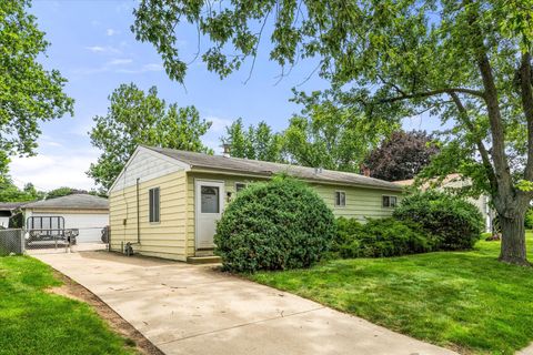 Photo of 1629 Charles Drive, Glendale Heights, IL 60139 (MLS # 12658217)