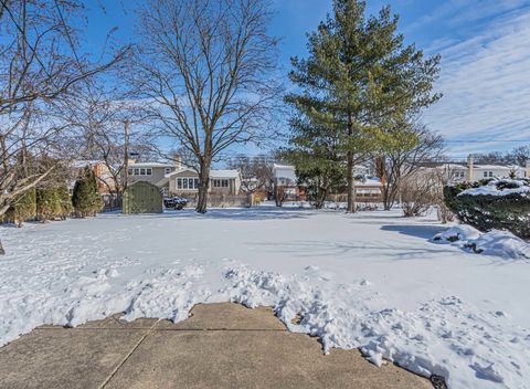 A home in Mount Prospect