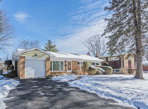 A home in Mount Prospect