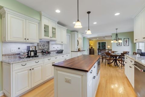 Tiny photo for 4 Ashford Court, South Barrington, IL 60010 (MLS # 12588647)