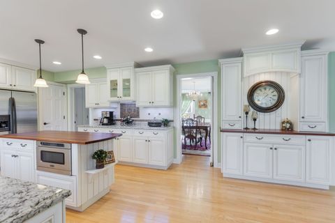 Tiny photo for 4 Ashford Court, South Barrington, IL 60010 (MLS # 12588647)