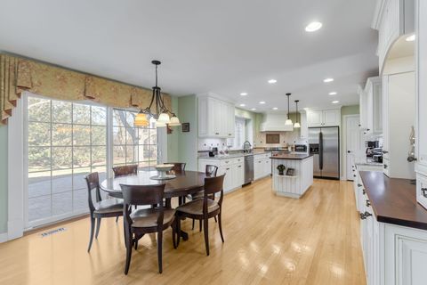 Tiny photo for 4 Ashford Court, South Barrington, IL 60010 (MLS # 12588647)