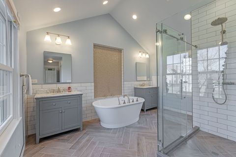 Tiny photo for 4 Ashford Court, South Barrington, IL 60010 (MLS # 12588647)