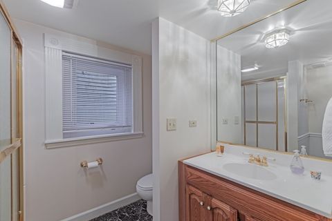 Tiny photo for 4 Ashford Court, South Barrington, IL 60010 (MLS # 12588647)