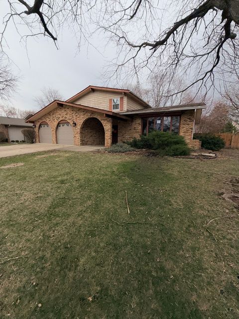 Tiny photo for 516 Ca Crest Drive, Shorewood, IL 60404 (MLS # 12604273)