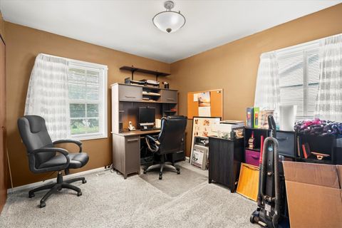 Tiny photo for 804 Bussey Court, Streamwood, IL 60107 (MLS # 12433122)