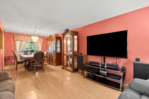 Tiny photo for 804 Bussey Court, Streamwood, IL 60107 (MLS # 12433122)