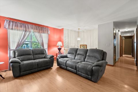 Tiny photo for 804 Bussey Court, Streamwood, IL 60107 (MLS # 12433122)