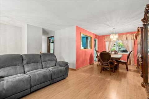 Tiny photo for 804 Bussey Court, Streamwood, IL 60107 (MLS # 12433122)