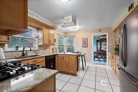 Tiny photo for 3805 W Jarlath Street, Lincolnwood, IL 60712 (MLS # 12727536)