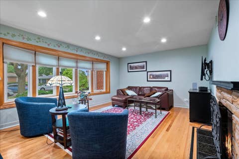 Tiny photo for 3805 W Jarlath Street, Lincolnwood, IL 60712 (MLS # 12727536)