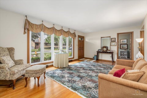 Tiny photo for 1420 E Green Lane, Mount Prospect, IL 60056 (MLS # 12756295)