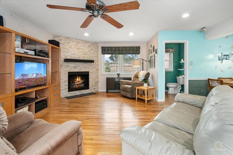 Tiny photo for 1420 E Green Lane, Mount Prospect, IL 60056 (MLS # 12756295)