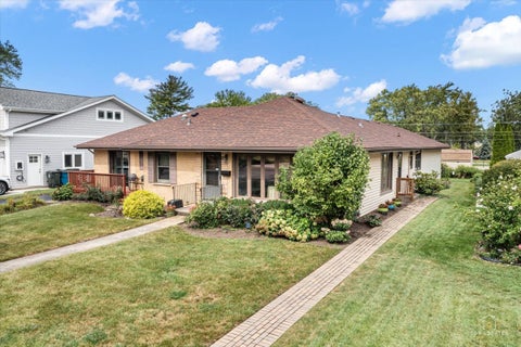 Tiny photo for 1420 E Green Lane, Mount Prospect, IL 60056 (MLS # 12756295)