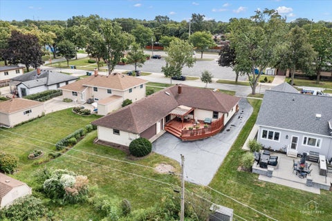Tiny photo for 1420 E Green Lane, Mount Prospect, IL 60056 (MLS # 12756295)