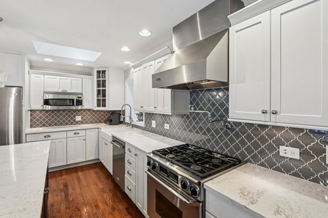 Tiny photo for 131 W Chicago Avenue, Downers Grove, IL 60515 (MLS # 12524630)