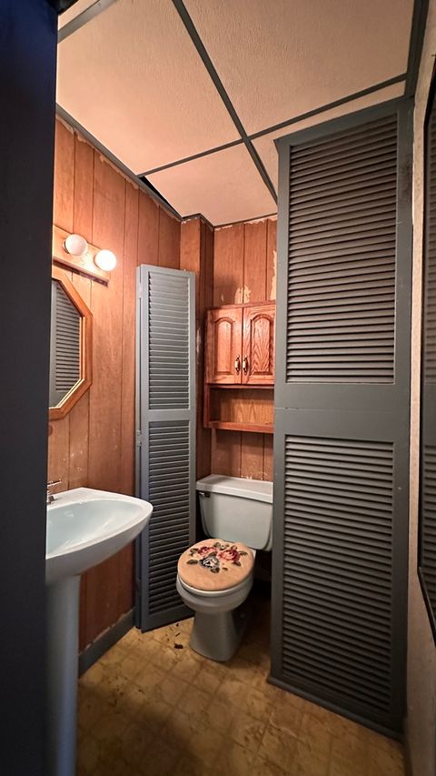 Tiny photo for 504 W Poplar Street, West Frankfort, IL 62896 (MLS # 12560230)