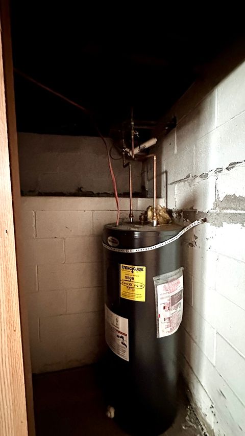 Tiny photo for 504 W Poplar Street, West Frankfort, IL 62896 (MLS # 12560230)