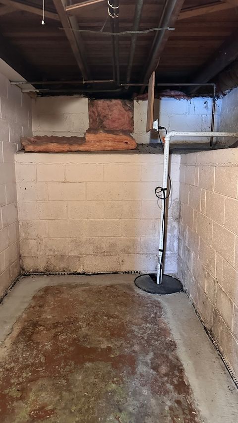 Tiny photo for 504 W Poplar Street, West Frankfort, IL 62896 (MLS # 12560230)