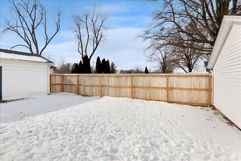 Tiny photo for 1310 N Livingston Street, Bloomington, IL 61701 (MLS # 12556859)