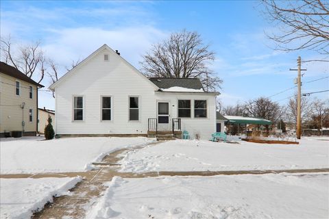 Tiny photo for 1310 N Livingston Street, Bloomington, IL 61701 (MLS # 12556859)