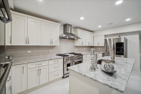 Tiny photo for 2315 N Arlington Heights Road, Arlington Heights, IL 60004 (MLS # 12461740)