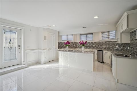 Tiny photo for 2315 N Arlington Heights Road, Arlington Heights, IL 60004 (MLS # 12461740)