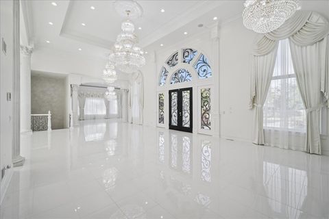 Tiny photo for 2315 N Arlington Heights Road, Arlington Heights, IL 60004 (MLS # 12461740)