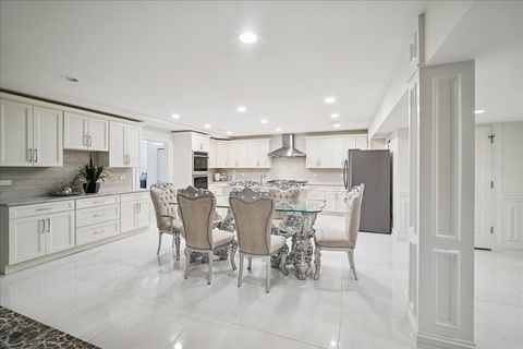 Tiny photo for 2315 N Arlington Heights Road, Arlington Heights, IL 60004 (MLS # 12461740)