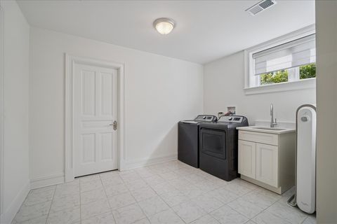 Tiny photo for 2315 N Arlington Heights Road, Arlington Heights, IL 60004 (MLS # 12461740)