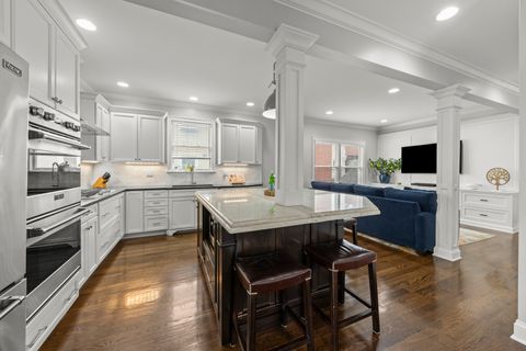 Tiny photo for 5009 W Catalpa Avenue, Chicago, IL 60630 (MLS # 12622440)