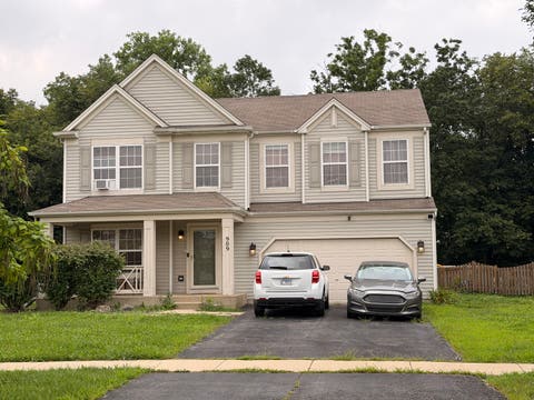Photo of 909 Timber Springs Drive, Joliet, IL 60432 (MLS # 12730832)