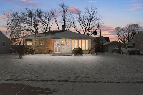 Photo of 2705 Park Street, Rolling Meadows, IL 60008 (MLS # 12551786)