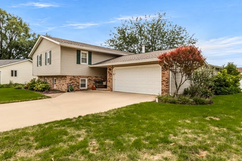 Tiny photo for 701 N Mohave Drive, Pontiac, IL 61764 (MLS # 12766280)