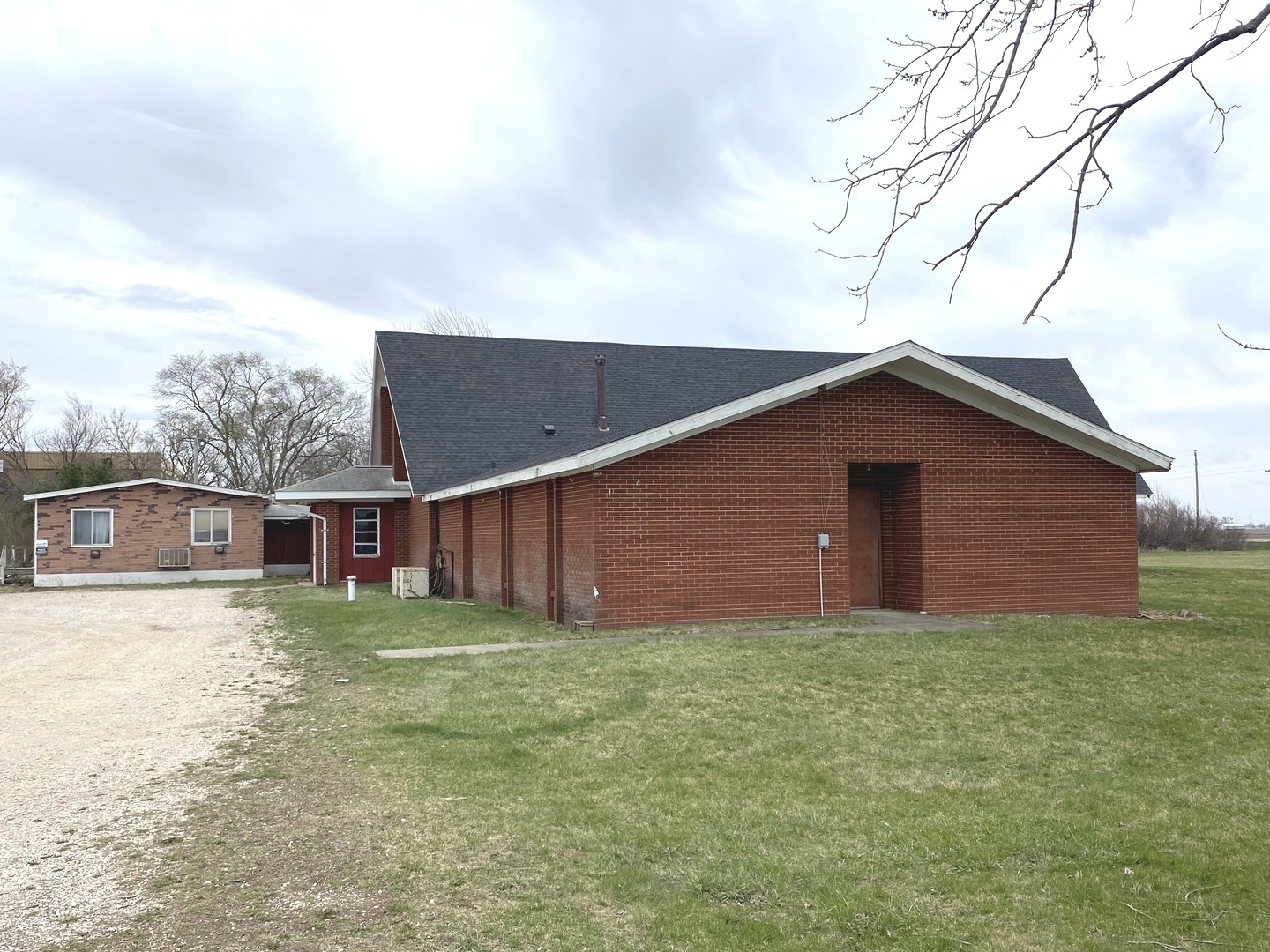 1902 N County Road 3000 Road N