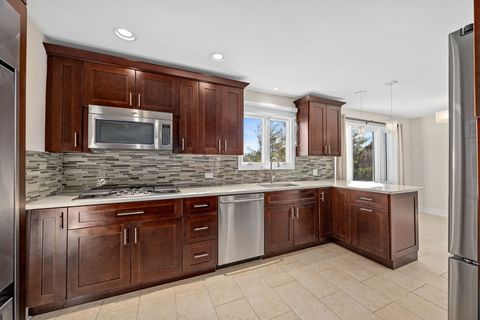 Tiny photo for 6209 Sleepy Hollow Lane, Lisle, IL 60532 (MLS # 12550091)