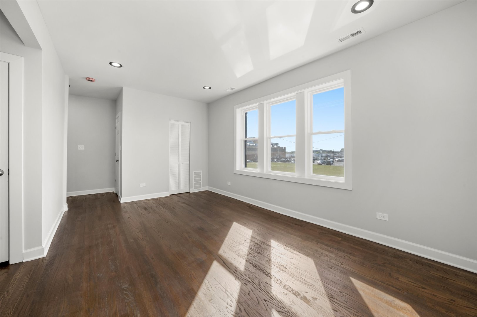 733-35 S Lavergne Avenue