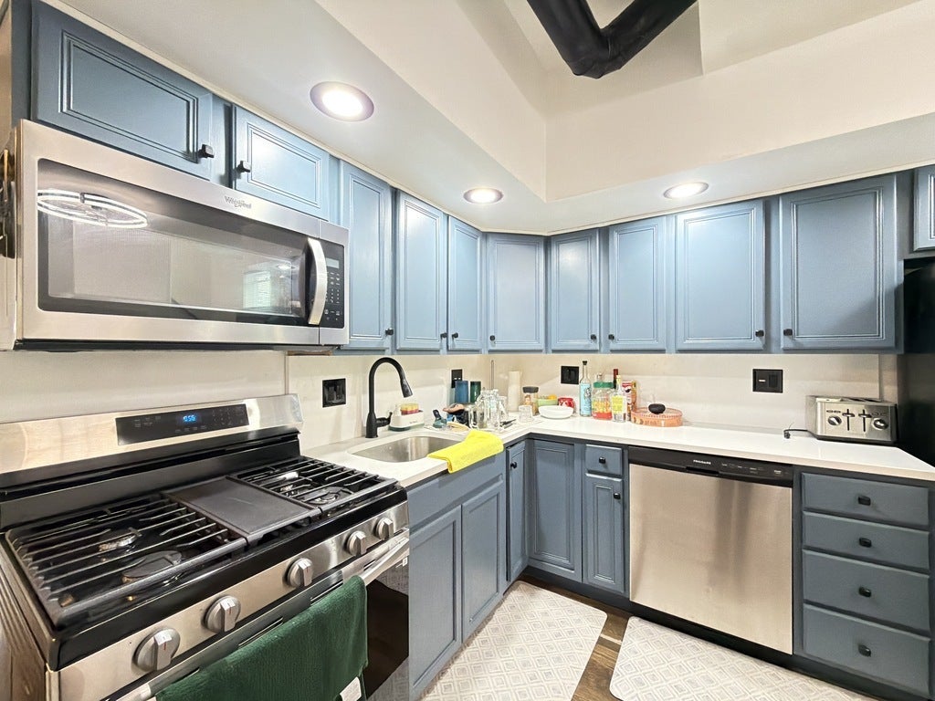 1933 W GRAND Avenue HOUSE