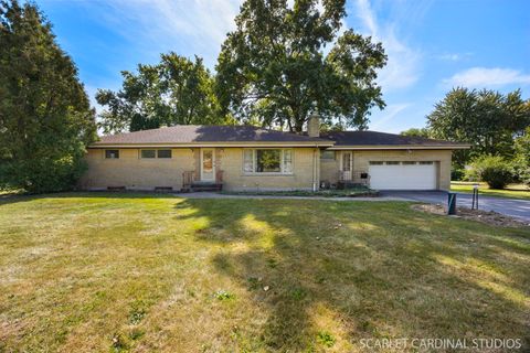 Photo of 1927 Warrenville Road, Lisle, IL 60532 (MLS # 12517096)